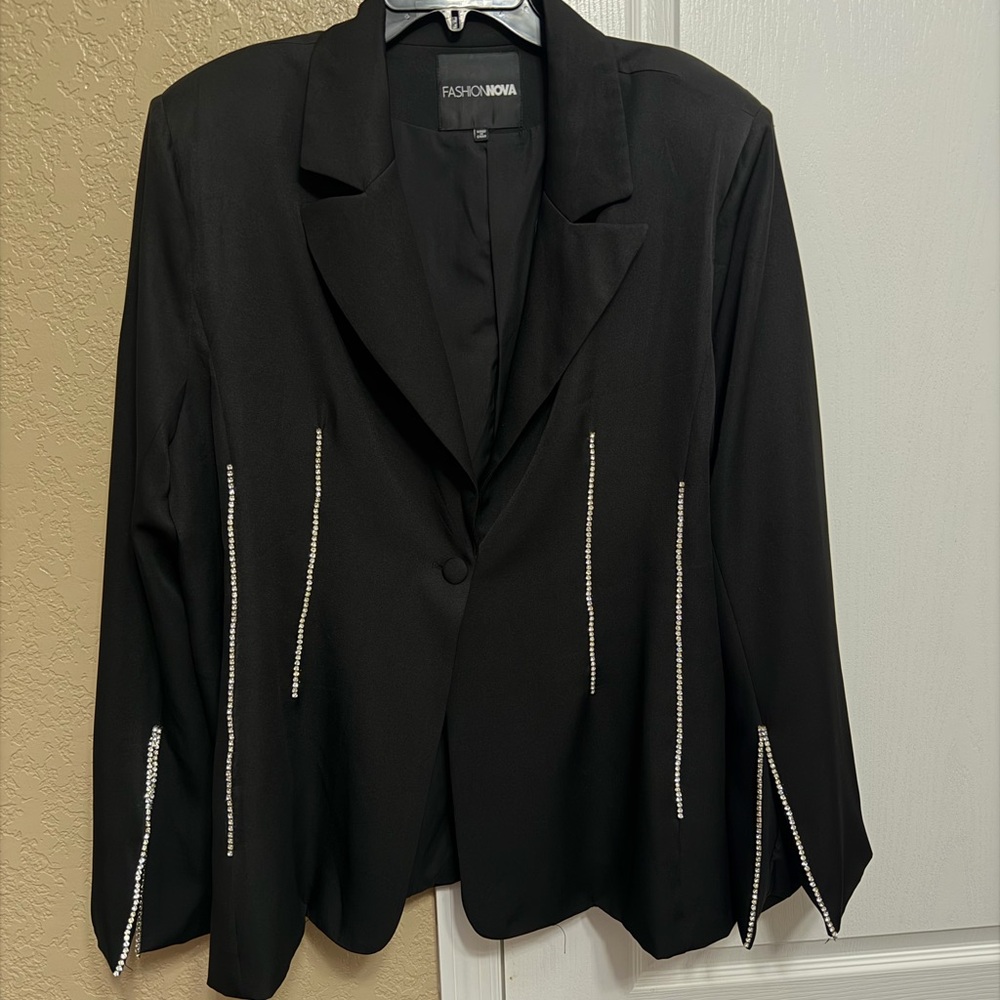 Fashion Nova Elegant Black Blazer with Silver Detailing